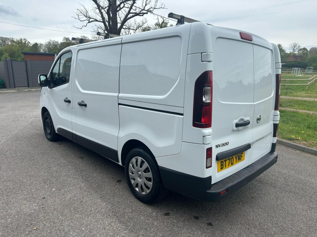 BT70YMF Nissan NV300 2.0 dCi 28 Acenta L1 H1 Euro 6 4dr with 6 months premium warranty