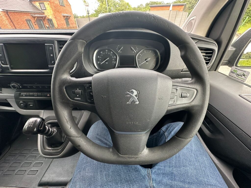 AE68XVLPeugeot Expert 2.0 BlueHDi 1400 Professional Plus Standard Panel Van MWB Euro 6 (s/s) 6dr. FSH, READY TO DRIVE AWAY .