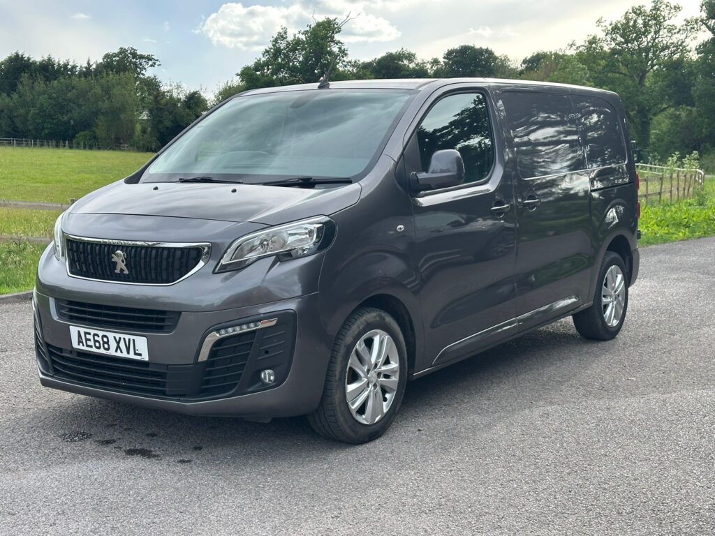 AE68XVLPeugeot Expert 2.0 BlueHDi 1400 Professional Plus Standard Panel Van MWB Euro 6 (s/s) 6dr. FSH, READY TO DRIVE AWAY .