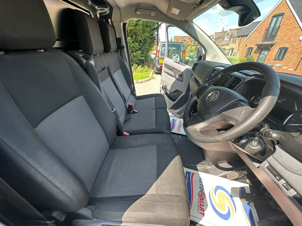 BG22JYU Vauxhall Vivaro 1.5 Turbo D 2900 Sportive L2 H1 Euro 6 (s/s) 6dr. FSH, READY TO DRIVE AWAY .