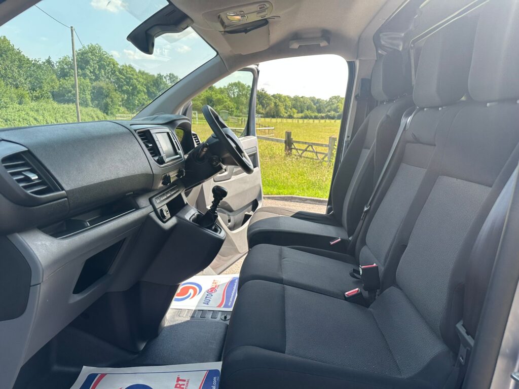 BG22JYU Vauxhall Vivaro 1.5 Turbo D 2900 Sportive L2 H1 Euro 6 (s/s) 6dr. FSH, READY TO DRIVE AWAY .