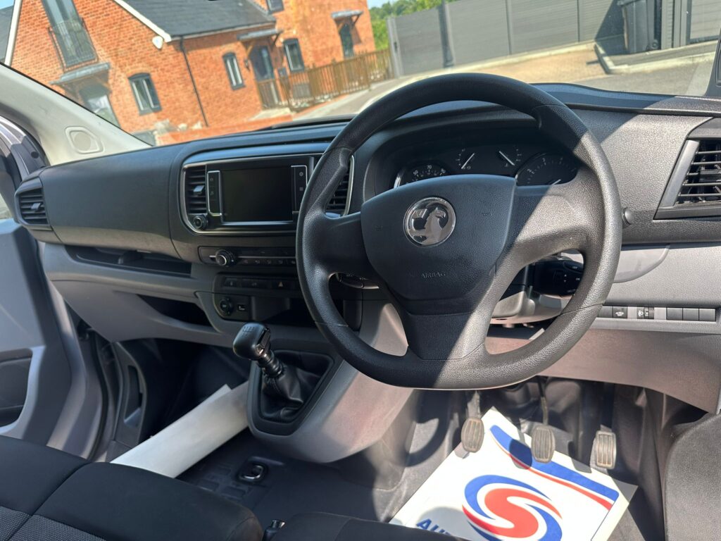 BG22JYU Vauxhall Vivaro 1.5 Turbo D 2900 Sportive L2 H1 Euro 6 (s/s) 6dr. FSH, READY TO DRIVE AWAY .