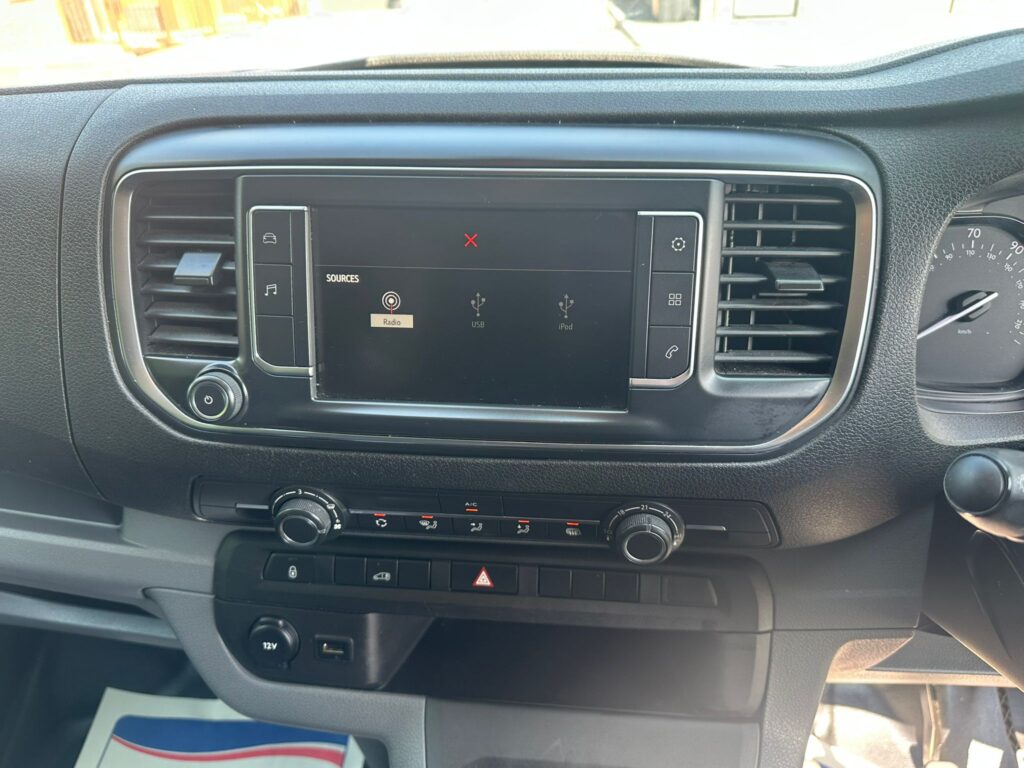 BG22JYU Vauxhall Vivaro 1.5 Turbo D 2900 Sportive L2 H1 Euro 6 (s/s) 6dr. FSH, READY TO DRIVE AWAY .