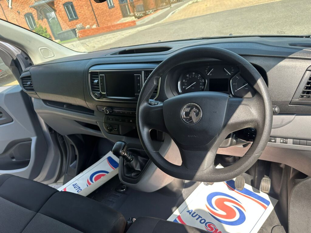 BG22JYU Vauxhall Vivaro 1.5 Turbo D 2900 Sportive L2 H1 Euro 6 (s/s) 6dr. FSH, READY TO DRIVE AWAY .
