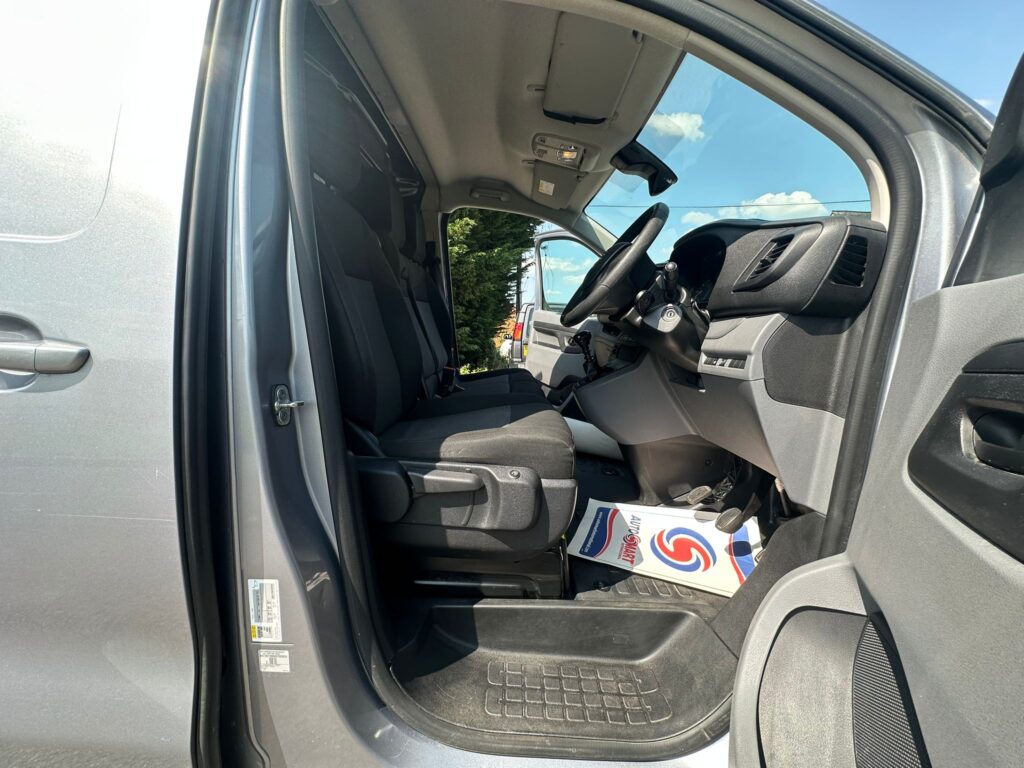 BG22JYU Vauxhall Vivaro 1.5 Turbo D 2900 Sportive L2 H1 Euro 6 (s/s) 6dr. FSH, READY TO DRIVE AWAY .