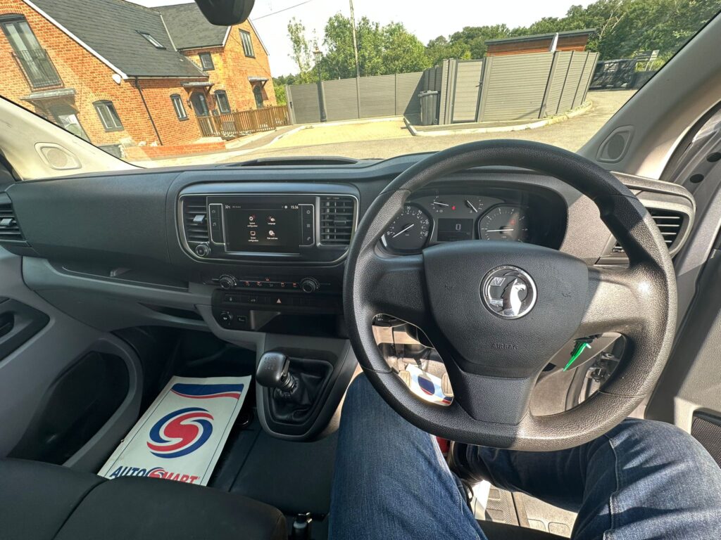 BG22JYU Vauxhall Vivaro 1.5 Turbo D 2900 Sportive L2 H1 Euro 6 (s/s) 6dr. FSH, READY TO DRIVE AWAY .