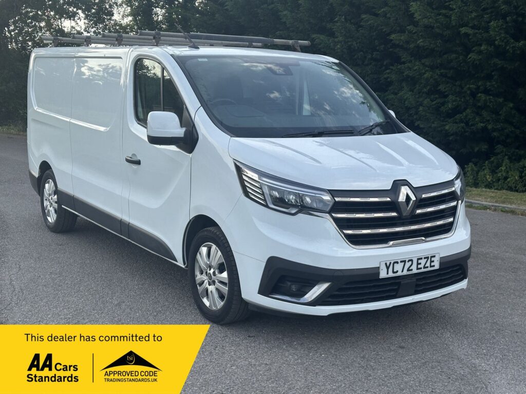 YC72EZE Renault Traffic 2.0 dCi Blue 30 Sport LWB Euro 6 (s/s) 5dr with 3 months premium warranty