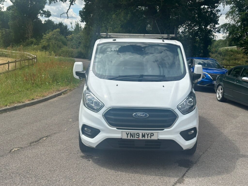 YN19MYP Ford Transit Custom 2.0 300 EcoBlue Limited L1 H1 Euro 6 5dr. FSH, READY TO DRIVE AWAY .
