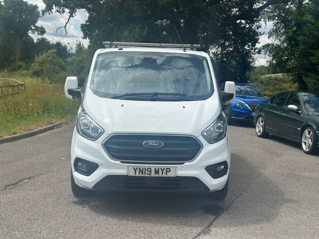 YN19MYP Ford Transit Custom 2.0 300 EcoBlue Limited L1 H1 Euro 6 5dr. FSH, READY TO DRIVE AWAY .