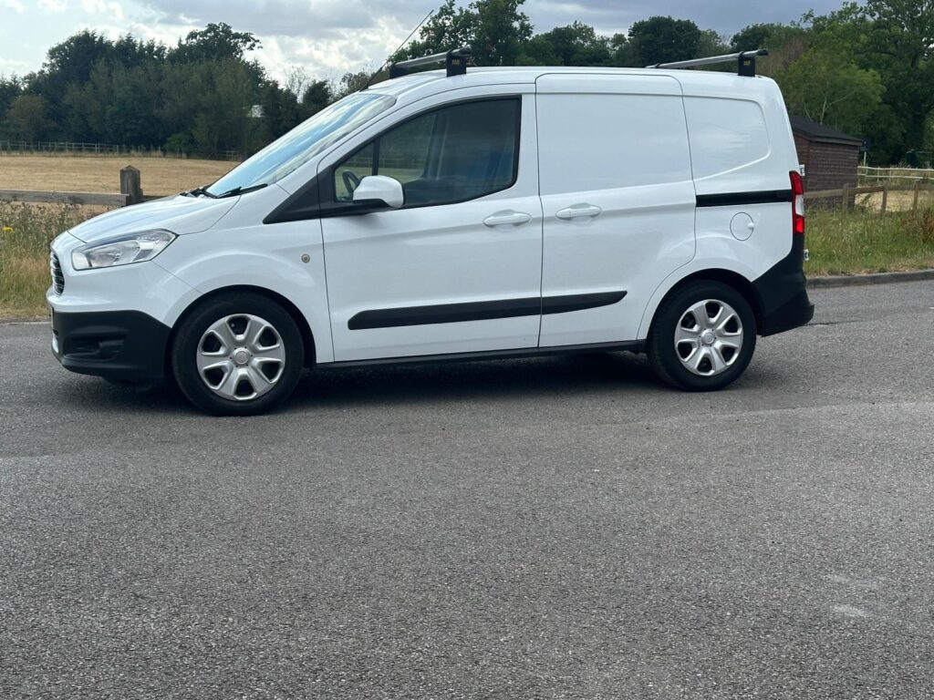 EF18KWR Ford Transit Courier 1.5 TDCi Trend L1 Euro 6 5dr