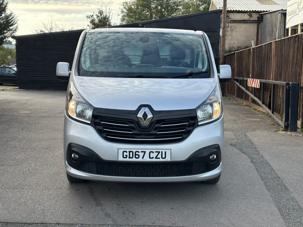 GD67CZU Renault Trafic 1.6 dCi 27 Sport Nav SWB Standard Roof Euro 6 5dr.3 MONTHS WARRANTY/ 12 MONTHS AA