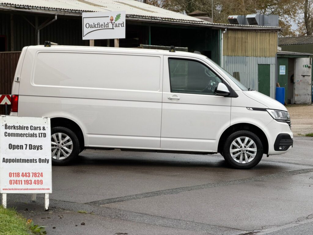 VK20XAZ Volkswagen Transporter 2.0 TDI T28 Highline FWD SWB Euro 6 (s/s) 5dr. 3 MONTHS WARRANTY 12 MONTHS AA.SOLD.