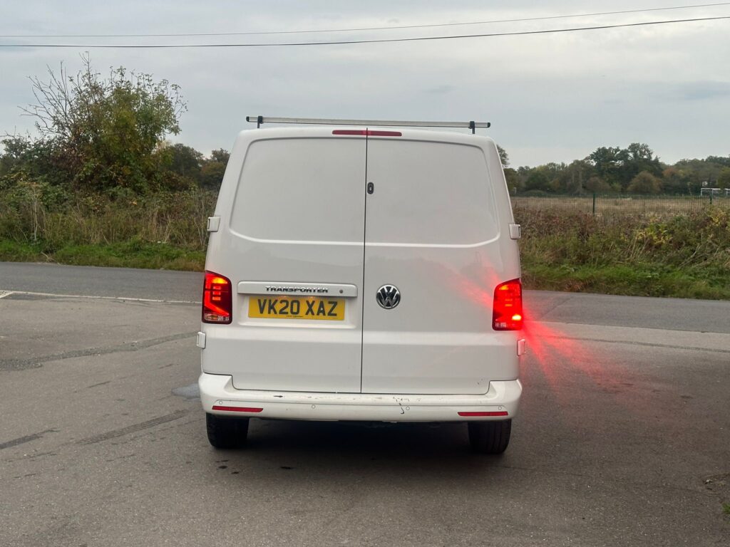VK20XAZ Volkswagen Transporter 2.0 TDI T28 Highline FWD SWB Euro 6 (s/s) 5dr. 3 MONTHS WARRANTY 12 MONTHS AA.