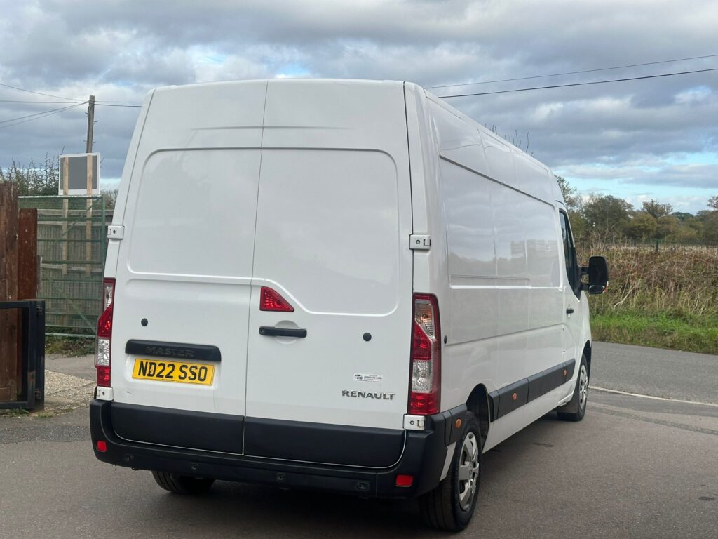 ND22SSO Renault Master 2.3 dCi 35 Business+ FWD LWB Medium Roof Euro 6 4dr 3 MONTHS WARRANTY 12 MONTHS AA