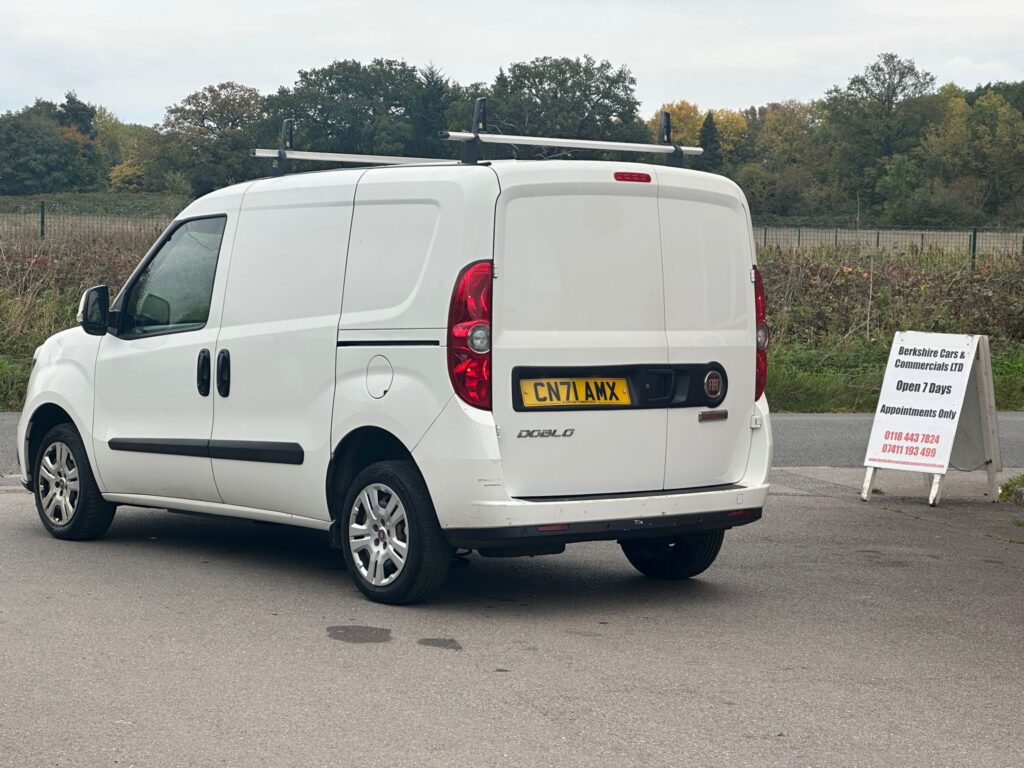 CN71AMX Fiat Doblo 1.3 MultiJetII Tecnico L1 H1 Euro 6 (s/s) 4dr. 3 MONTHS WARRANTY 12 MONTHS AA.
