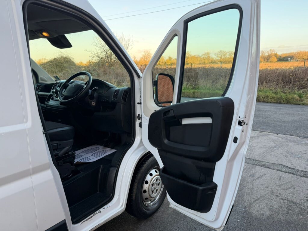 AF21YTV Peugeot Boxer 2.2 BlueHDi 435 Professional L3 H2 Euro 6 (s/s) 5dr 3 MONTHS WARRANTY 12 MONTHS AA . SOLD