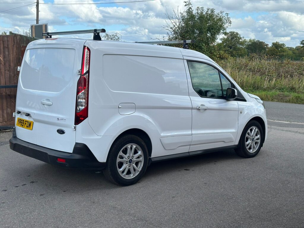 YP69FDM Ford Transit Connect 1.5 200 EcoBlue Limited L1 Euro 6 (s/s) 5dr 3 MONTHS WARRANTY 12 MONTHS AA.