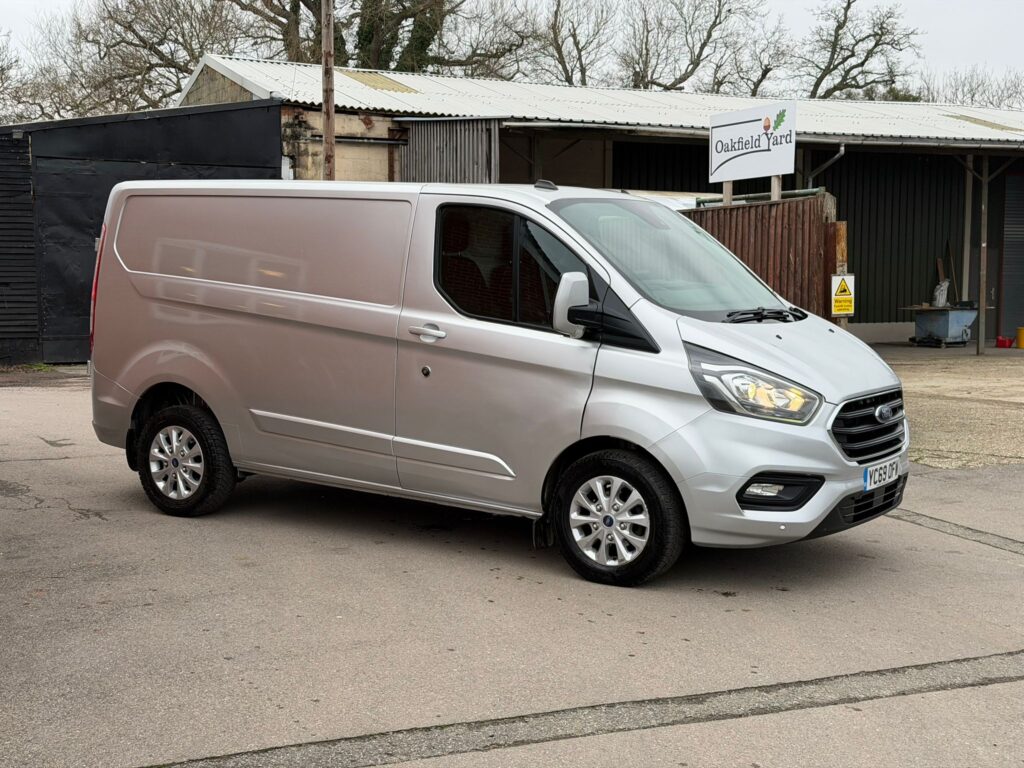 FC69OFW Ford Transit Custom 2.0 280 EcoBlue Limited L1 H1 Euro 6 (s/s) 5dr 3 MONTHS WARRANTY 12 MONTHS AA