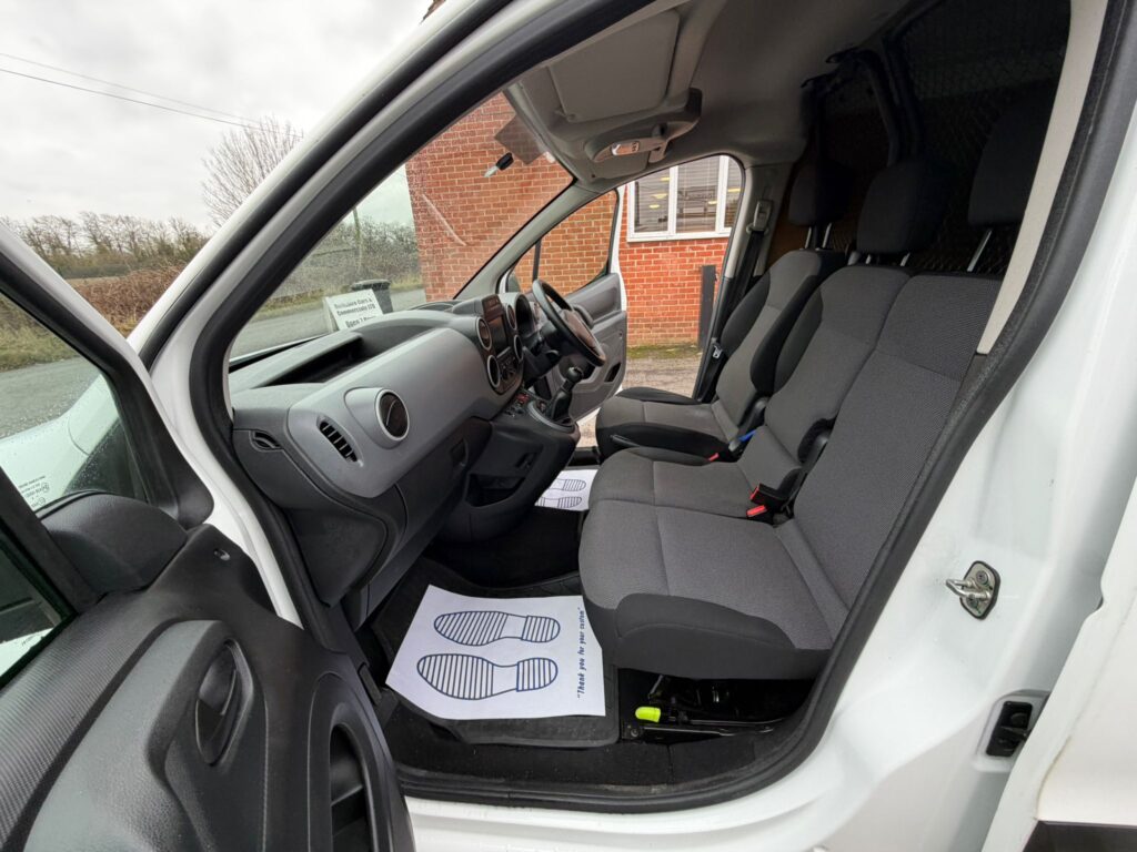 BT18ONK Peugeot Partner 1.6 BlueHDi 651 Professional L1 5dr 3 MONTHS WARRANTY 12 MONTHS AA