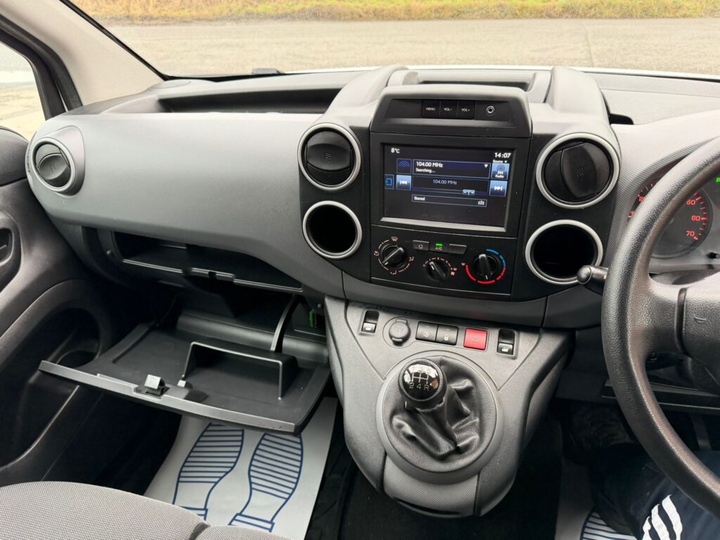 BT18ONK Peugeot Partner 1.6 BlueHDi 651 Professional L1 5dr 3 MONTHS WARRANTY 12 MONTHS AA