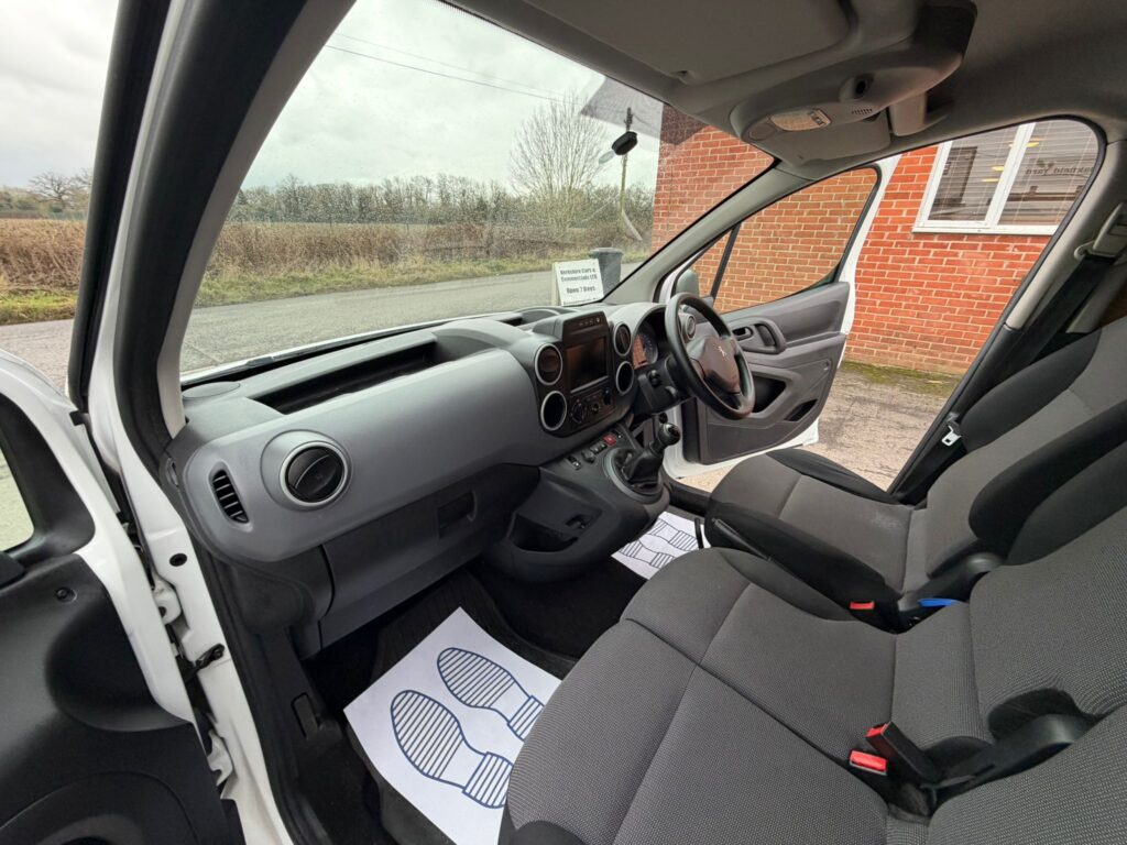 BT18ONK Peugeot Partner 1.6 BlueHDi 651 Professional L1 5dr 3 MONTHS WARRANTY 12 MONTHS AA