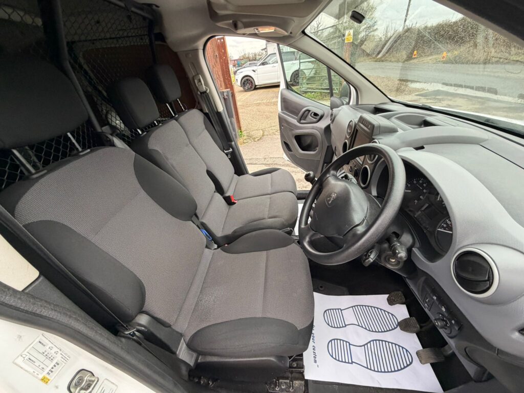 BT18ONK Peugeot Partner 1.6 BlueHDi 651 Professional L1 5dr 3 MONTHS WARRANTY 12 MONTHS AA