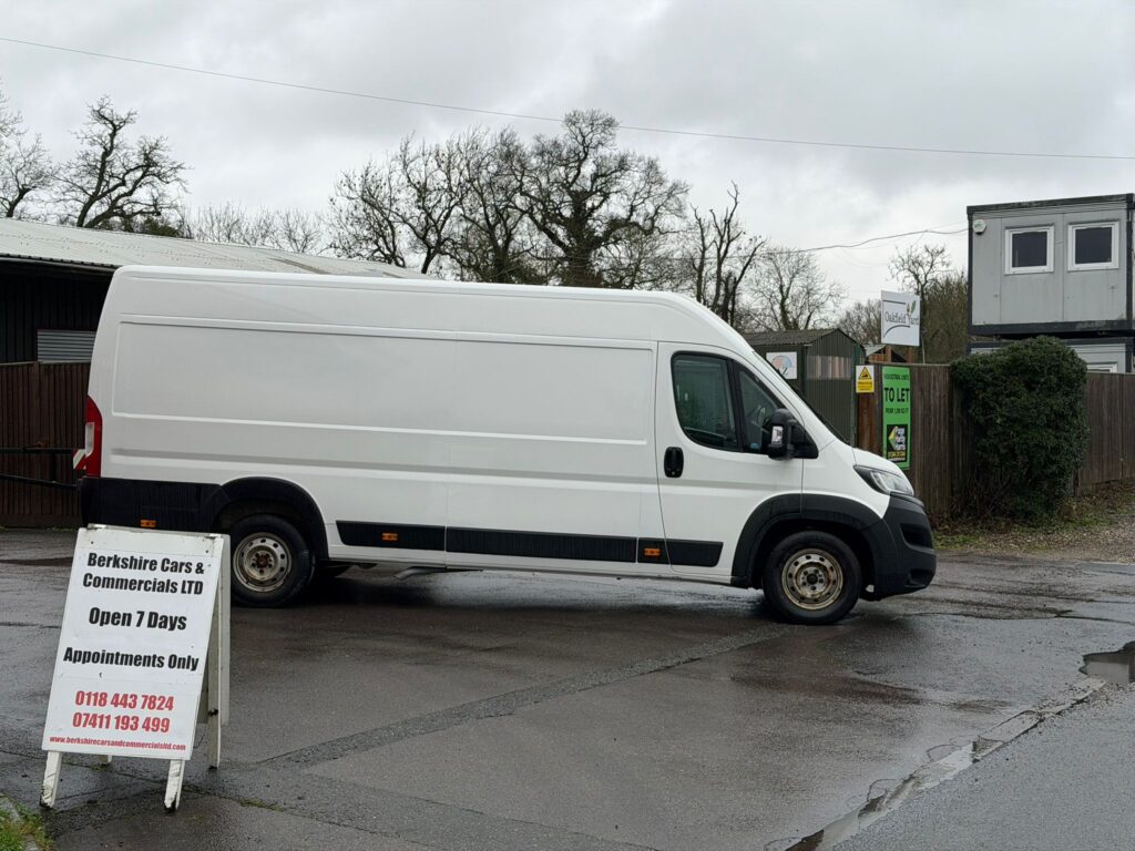 BW70FNG Peugeot Boxer 2.2 BlueHDi 435 Professional L4 H2 Euro 6 (s/s) 5dr 3 MONTHS WARRANTY 12 MONTHS AA