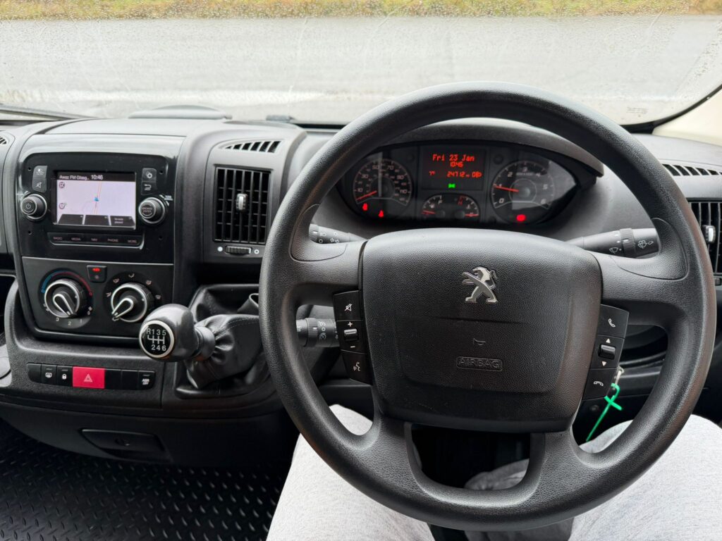 BW70FNG Peugeot Boxer 2.2 BlueHDi 435 Professional L4 H2 Euro 6 (s/s) 5dr 3 MONTHS WARRANTY 12 MONTHS AA
