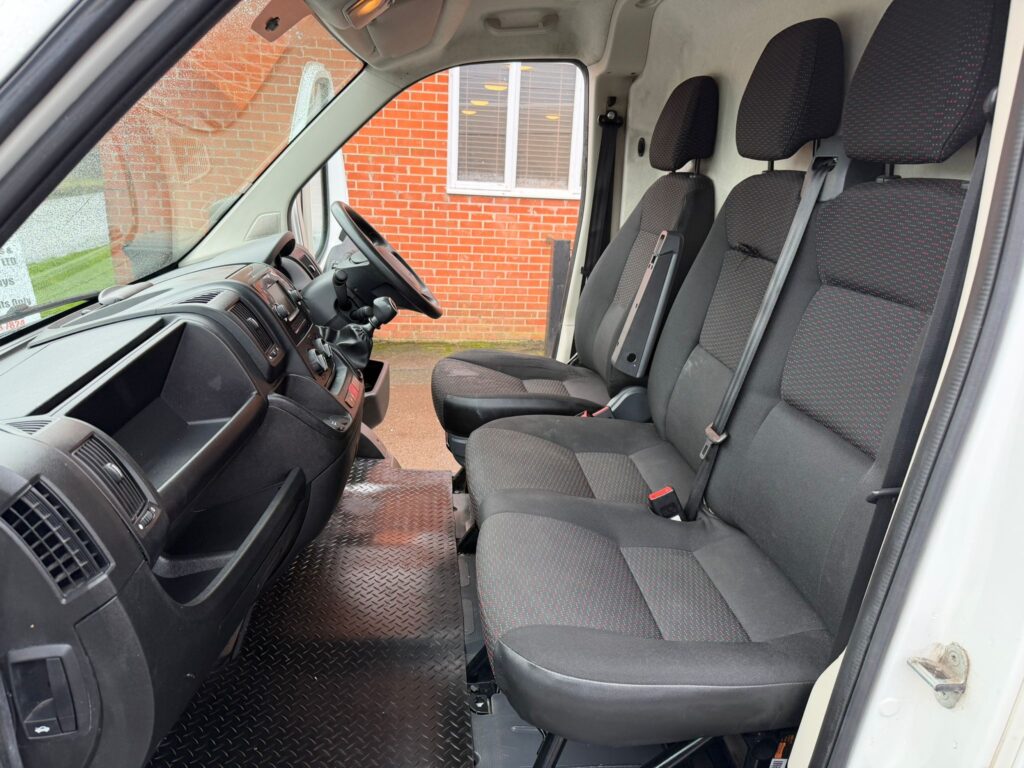 BW70FNG Peugeot Boxer 2.2 BlueHDi 435 Professional L4 H2 Euro 6 (s/s) 5dr 3 MONTHS WARRANTY 12 MONTHS AA
