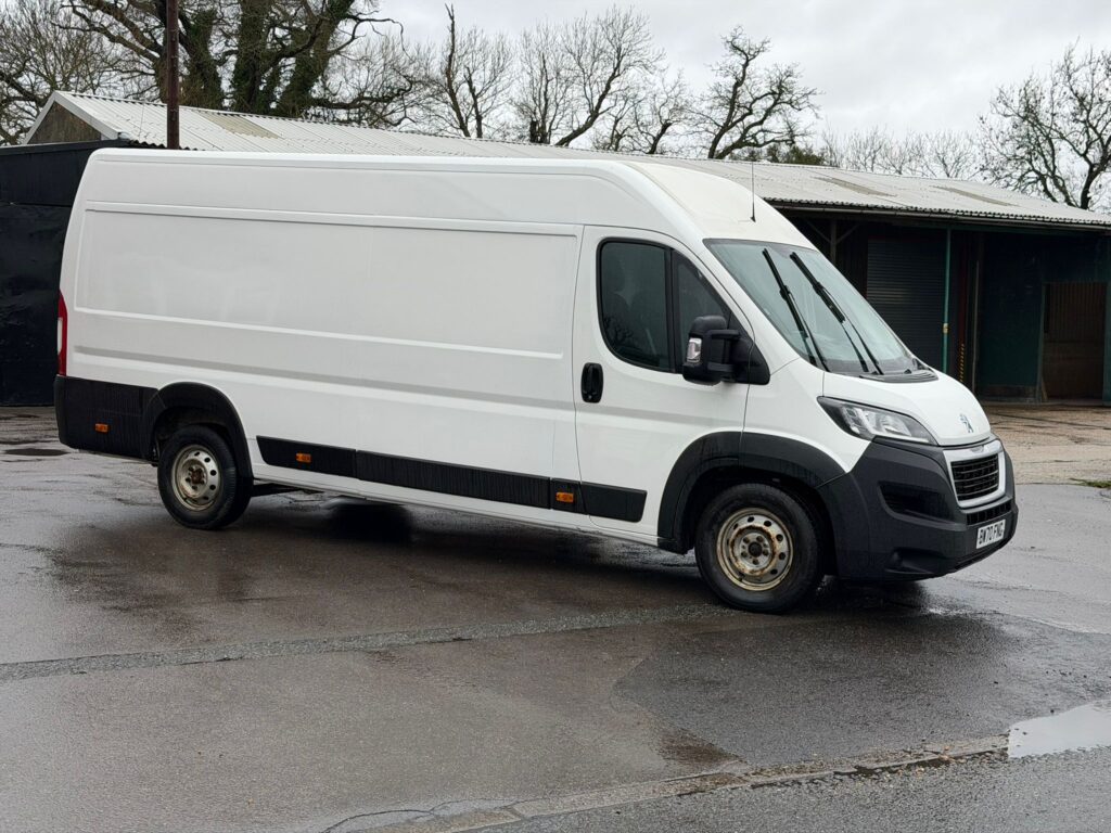 BW70FNG Peugeot Boxer 2.2 BlueHDi 435 Professional L4 H2 Euro 6 (s/s) 5dr 3 MONTHS WARRANTY 12 MONTHS AA