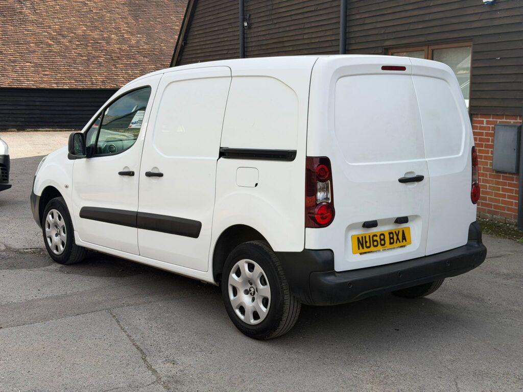 NU68BXA Peugeot Partner 1.6 BlueHDi 854 Professional L1 5dr 3 MONTHS WARRANTY 12 MONTHS AA