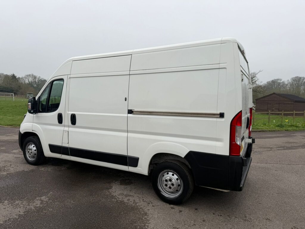 MK70UDV Peugeot Boxer 2.2 BlueHDi 335 Professional L2 H2 Euro 6 (s/s) 5dr 3 MONTHS WARRANTY 12 MONTHS AA