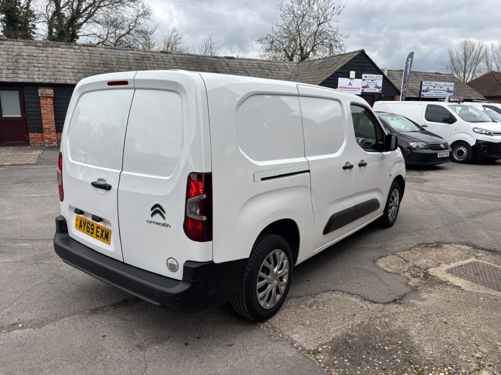 AY69EXM Citroen Berlingo 1.5 BlueHDi 950 Enterprise XL LWB Euro 6 (s/s) 6dr 3 MONTHS WARRANTY 12 MONTHS AA