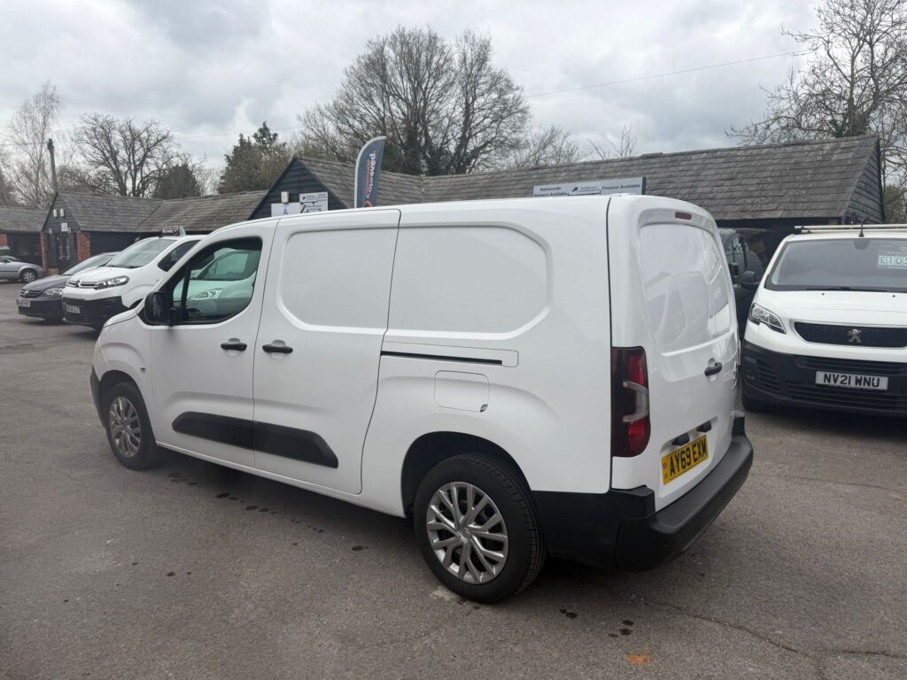 AY69EXM Citroen Berlingo 1.5 BlueHDi 950 Enterprise XL LWB Euro 6 (s/s) 6dr 3 MONTHS WARRANTY 12 MONTHS AA