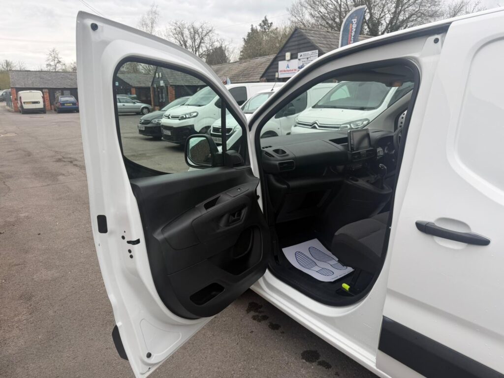 AY69EXM Citroen Berlingo 1.5 BlueHDi 950 Enterprise XL LWB Euro 6 (s/s) 6dr 3 MONTHS WARRANTY 12 MONTHS AA