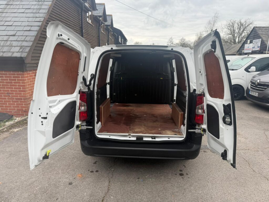 AY69EXM Citroen Berlingo 1.5 BlueHDi 950 Enterprise XL LWB Euro 6 (s/s) 6dr 3 MONTHS WARRANTY 12 MONTHS AA