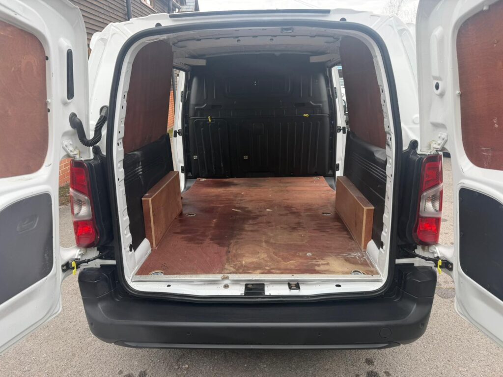 AY69EXM Citroen Berlingo 1.5 BlueHDi 950 Enterprise XL LWB Euro 6 (s/s) 6dr 3 MONTHS WARRANTY 12 MONTHS AA