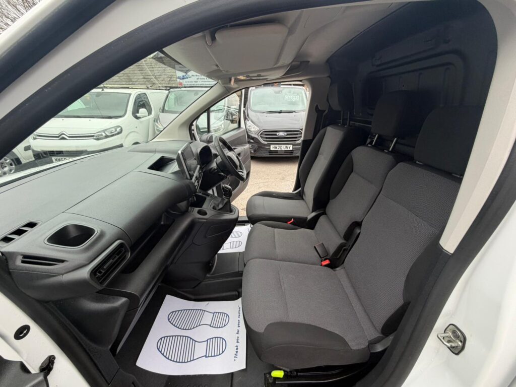 AY69EXM Citroen Berlingo 1.5 BlueHDi 950 Enterprise XL LWB Euro 6 (s/s) 6dr 3 MONTHS WARRANTY 12 MONTHS AA