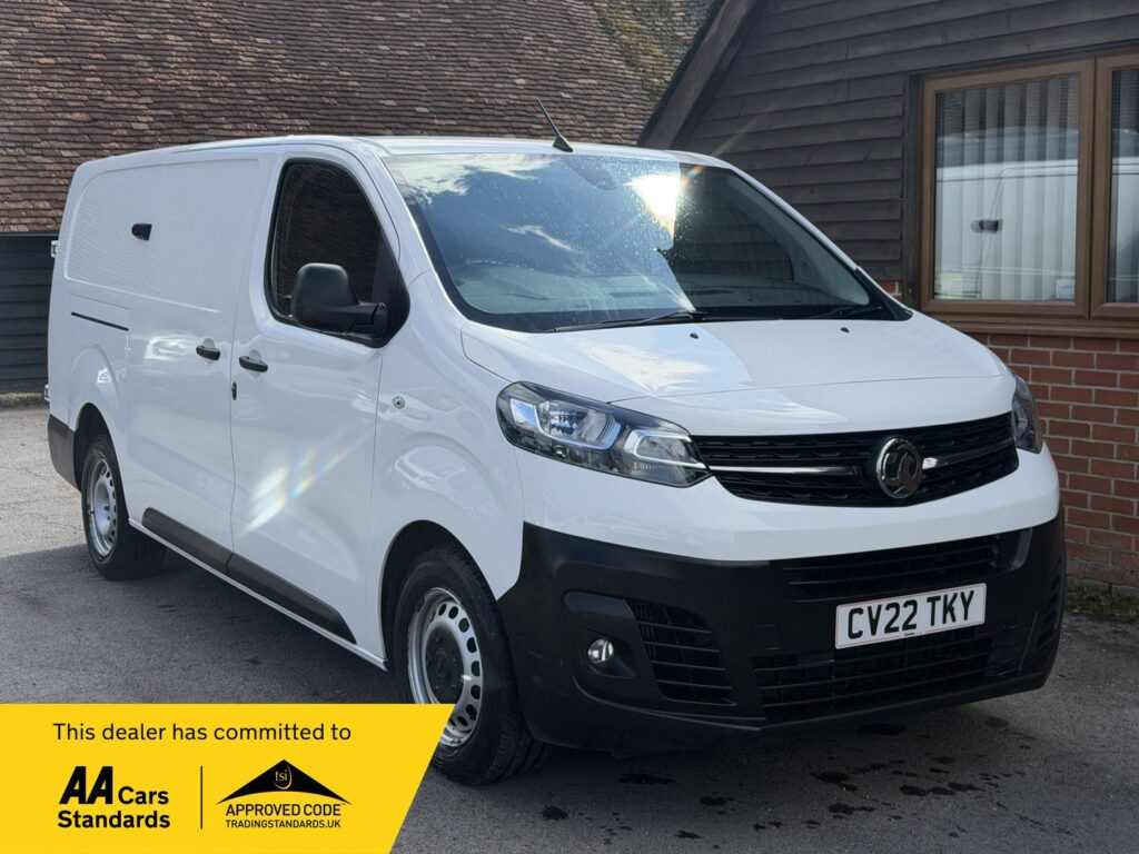 CV22TKY Vauxhall Vivaro 2.0 Turbo D 3100 Dynamic L2 H1 Euro 6 (s/s) 6dr 3 MONTHS WARRANTY 12 MONTHS AA