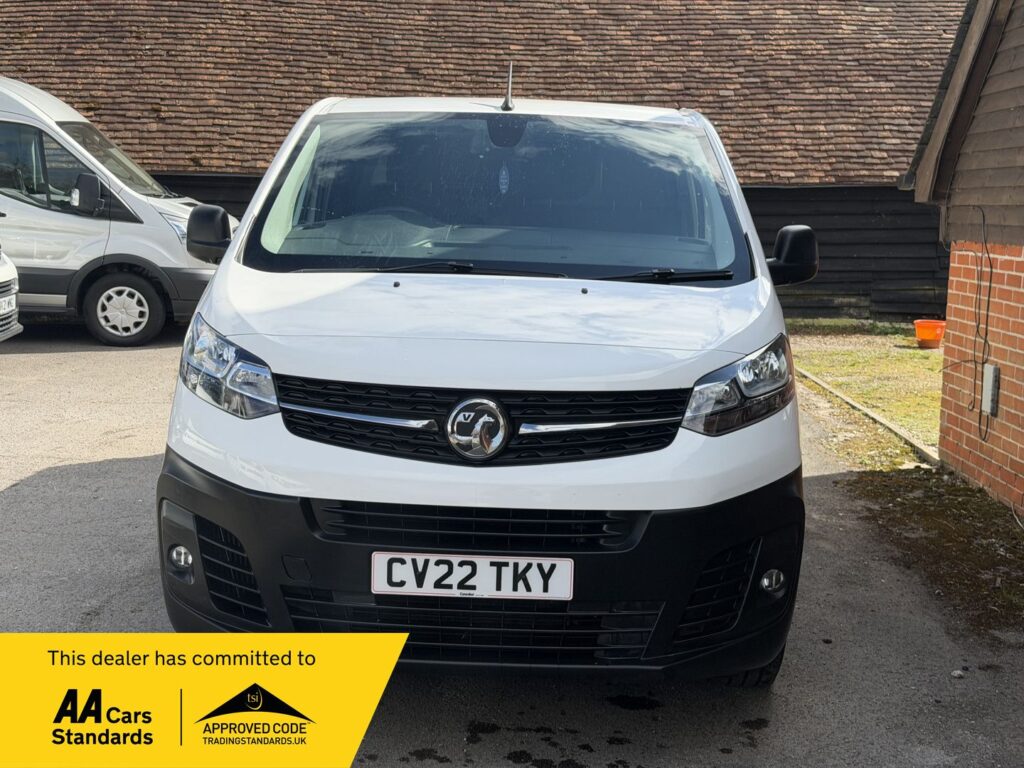 CV22TKY Vauxhall Vivaro 2.0 Turbo D 3100 Dynamic L2 H1 Euro 6 (s/s) 6dr 3 MONTHS WARRANTY 12 MONTHS AA
