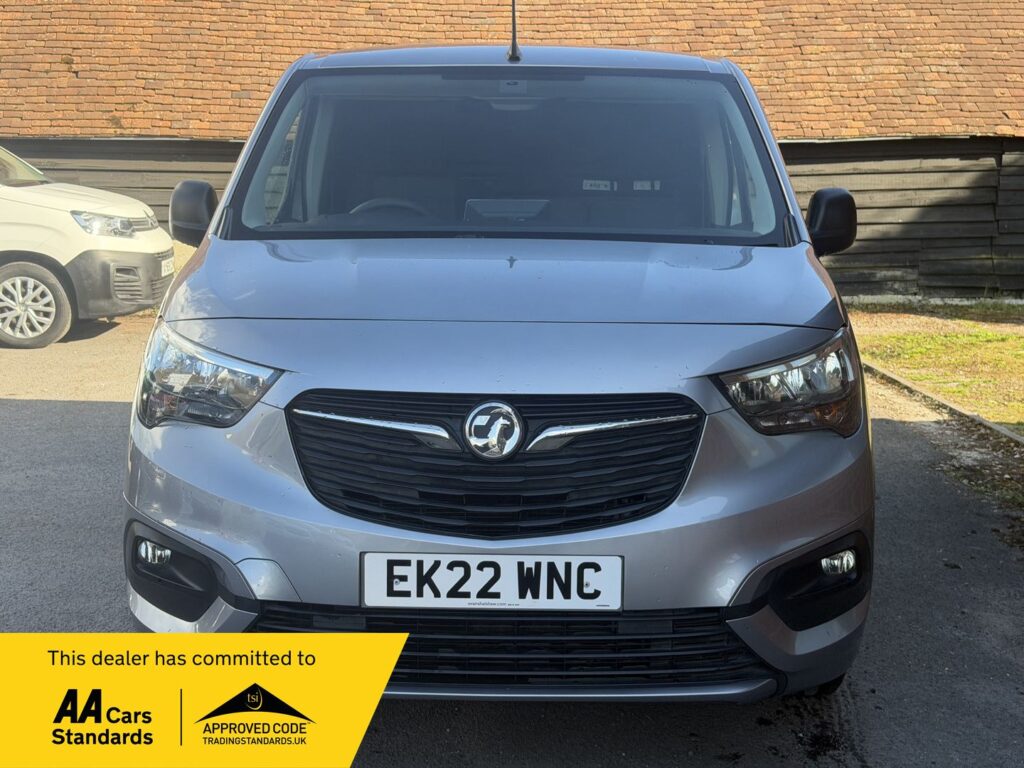 EK22WNC Vauxhall Combo 1.5 Turbo D 2000 Sportive L1 H1 Euro 6 4dr 3 MONTHS WARRANTY 12 MONTHS AA