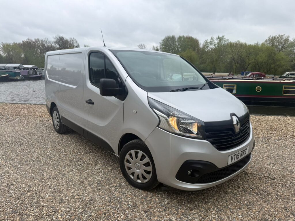 VT19RRZ Renault Trafic 1.6 dCi ENERGY 27 Business+ SWB Standard Roof Euro 6 (s/s) 5dr 3 MONTHS WARRANTY 12 MONTHS AA