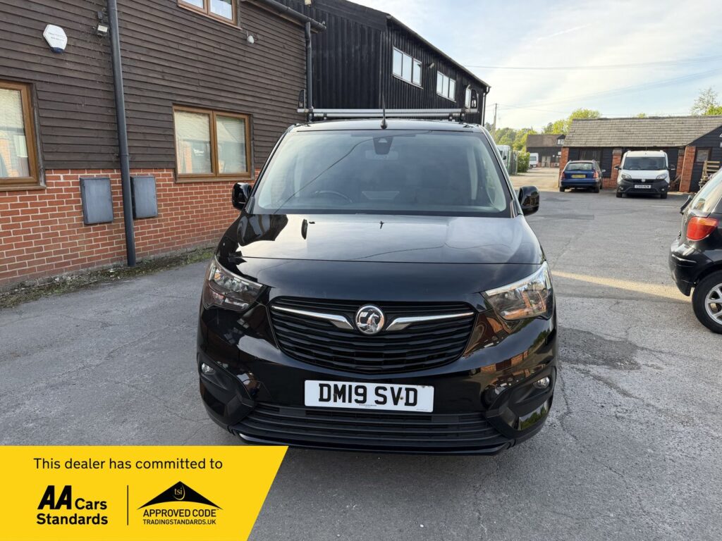 DM19SVD Vauxhall Combo 1.6 Turbo D 2000 Sportive L1 H1 Euro 6 (s/s) 4dr TOP OF THE RANGE MODEL HAS LOTS OF EXTRAS FITTED TO THE VAN. 3 MONTHS WARRANTY 12 MONTHS AA.