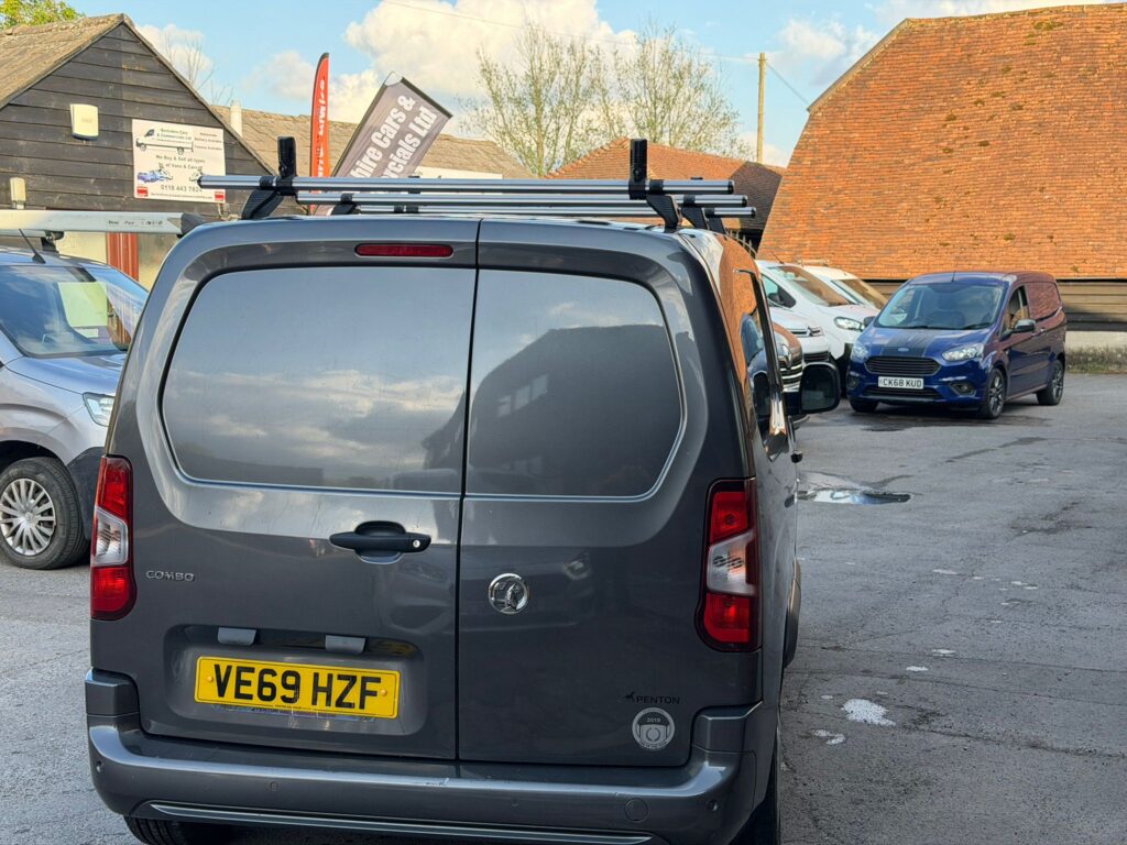 VE69HZF Vauxhall Combo 1.5 Turbo D 2000 Sportive L1 H1 Euro 6 (s/s) 4dr 3 MONTHS WARRANTY 12 MONTHS AA