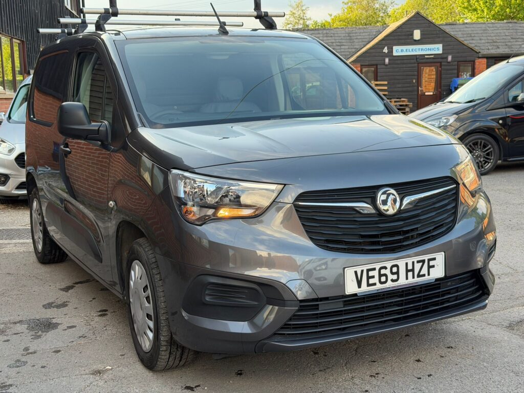 VE69HZF Vauxhall Combo 1.5 Turbo D 2000 Sportive L1 H1 Euro 6 (s/s) 4dr 3 MONTHS WARRANTY 12 MONTHS AA