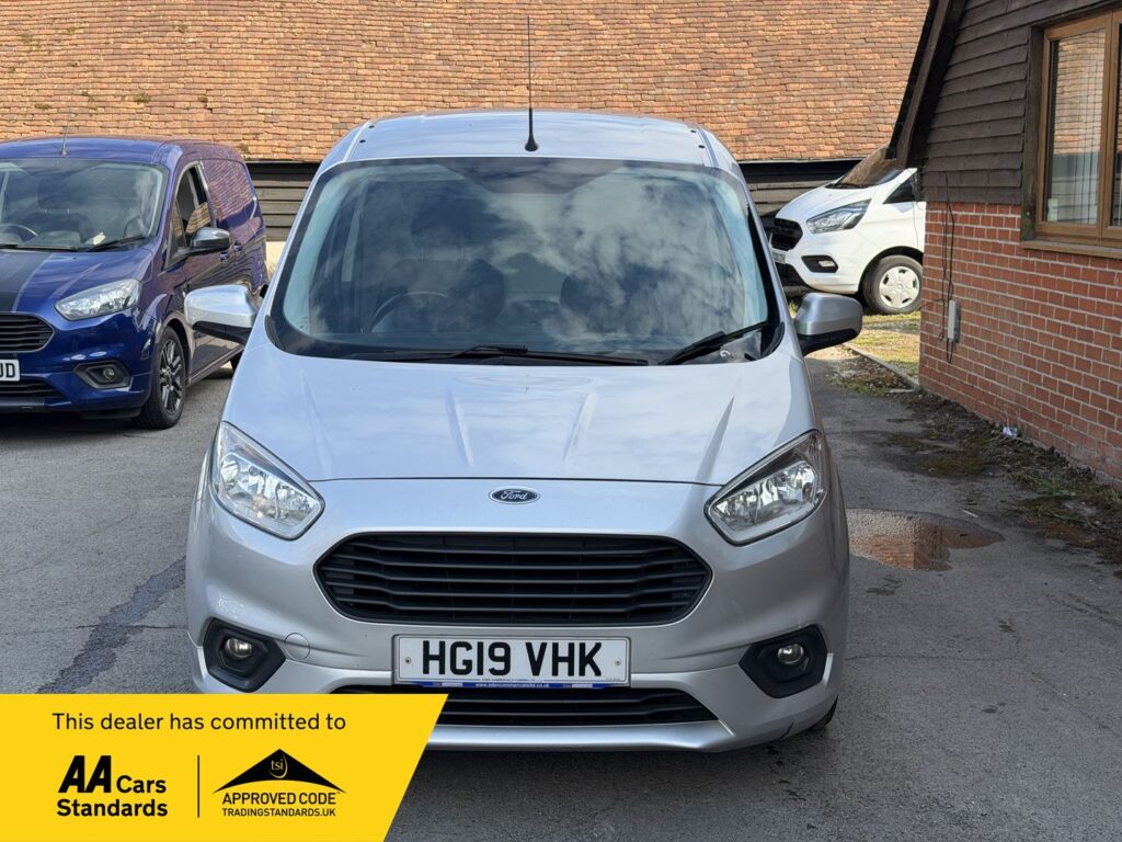 HG19VHK Ford Transit Courier 1.5 TDCi Limited L1 Euro 6 5dr 3 MONTHS WARRANTY 12 MONTHS AA