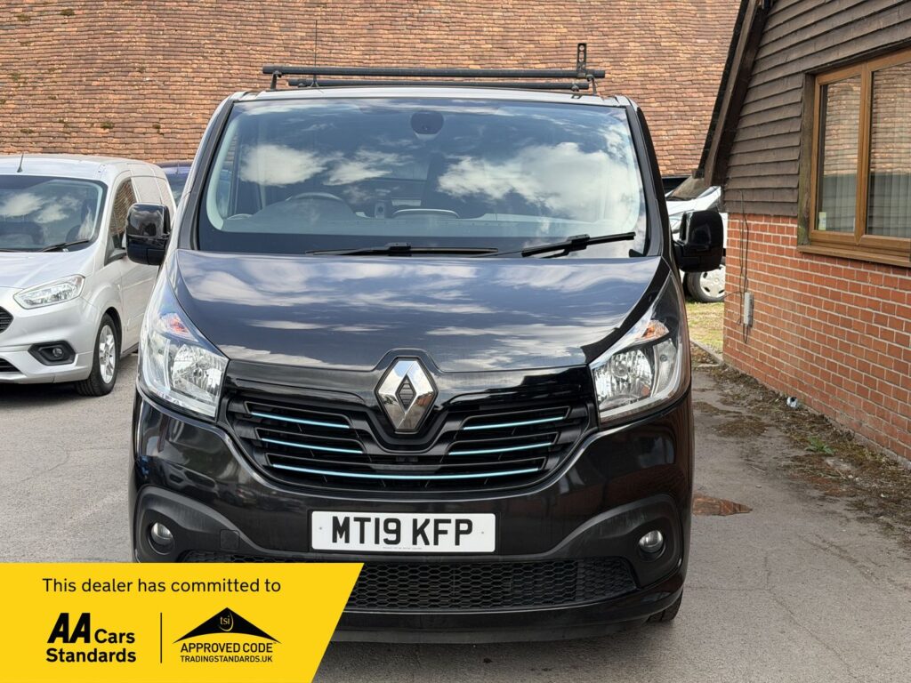 MT19KFP Renault Traffic 1.6 dCi ENERGY 29 Sport Nav LWB Standard Roof Euro 6 (s/s) 5dr 3 MONTHS WARRANTY 12 MONTHS AA