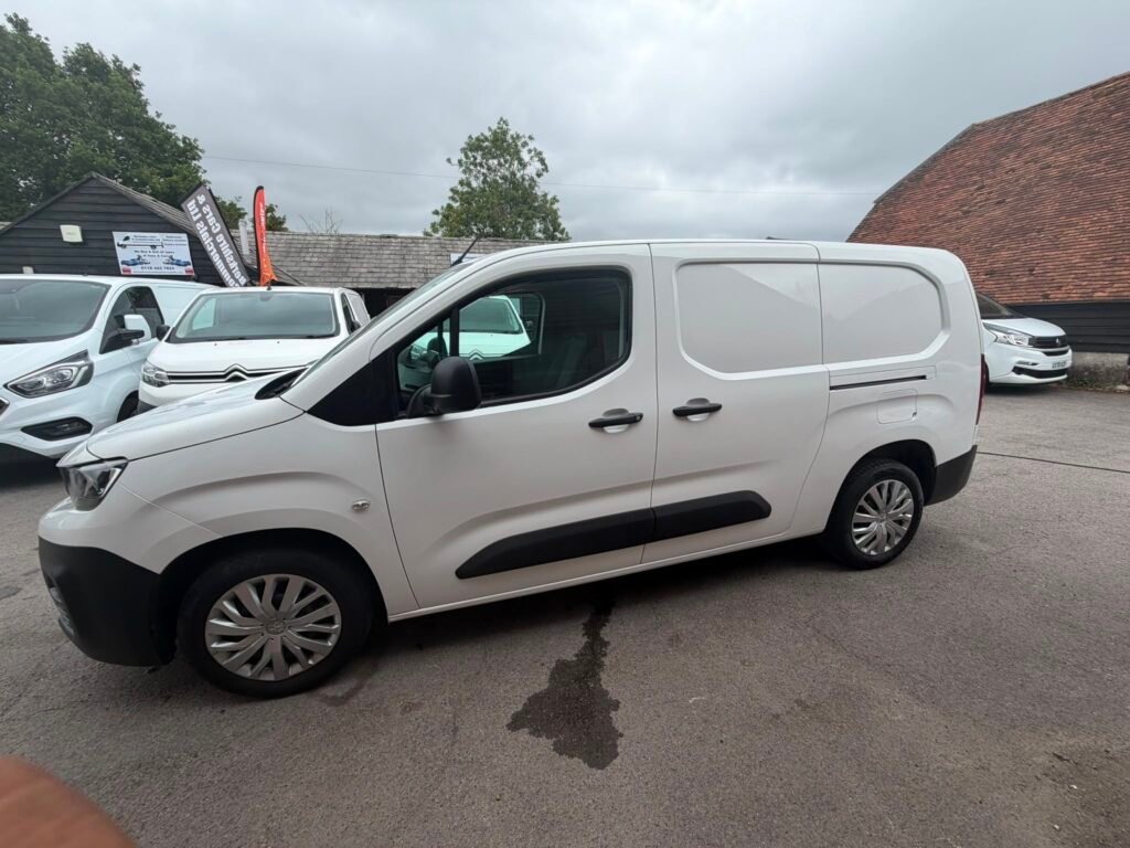 MC19SCZ Peugeot Partner 1.6 BlueHDi 950 Professional Long Panel Van LWB Euro 6 (s/s) 6dr 3 MONTHS WARRANTY 12 MONTHS AA