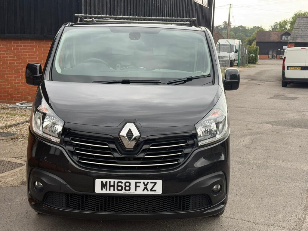 MH68FXZ Renault Trafic 1.6 dCi 27 Sport Nav SWB Standard Roof Euro 6 5dr 3 MONTHS WARRANTY 12 MONTHS AA