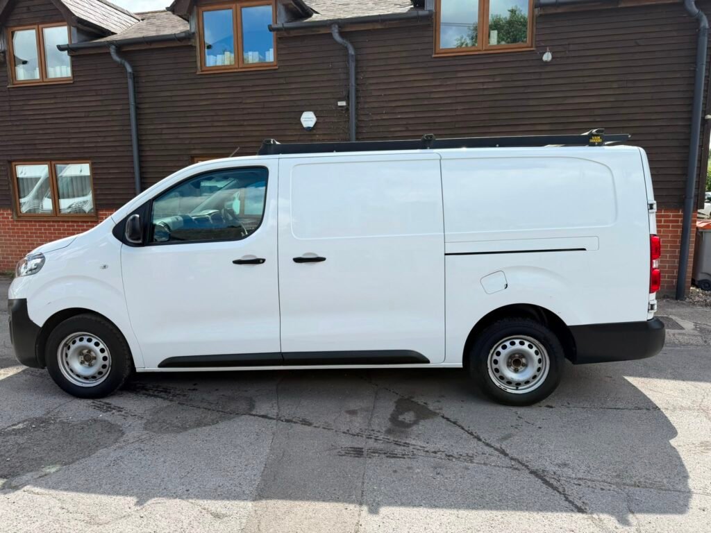 AJ71FHL Vauxhall Vivaro 1.5 Turbo D 2900 Dynamic L2 H1 Euro 6 (s/s) 6dr 3 MONTHS WARRANTY 12 MONTHS AA